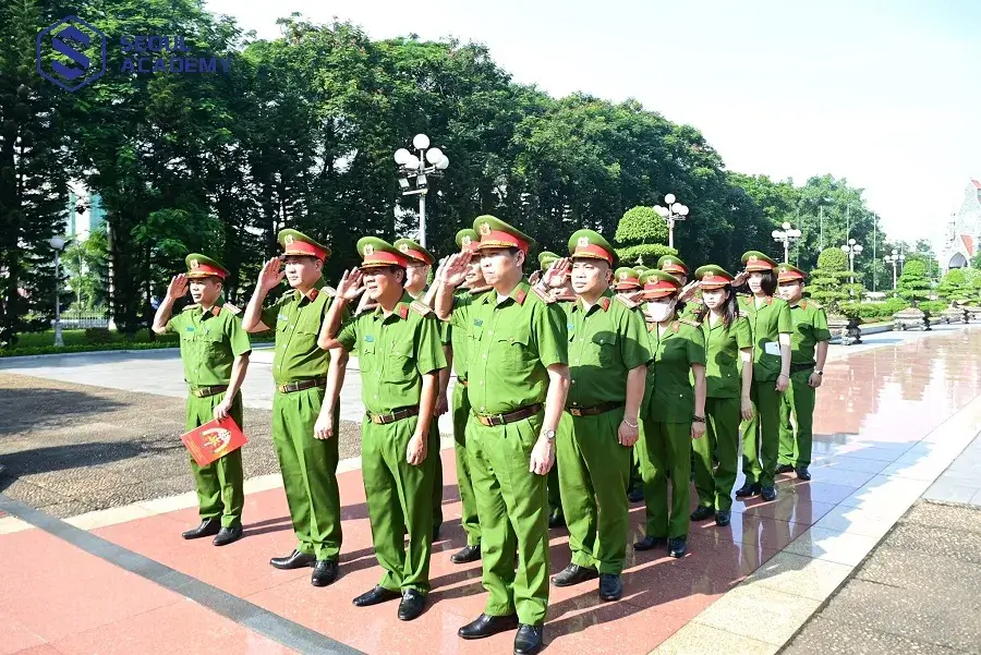Cảnh sát hình sự là công việc không chỉ nguy hiểm khi đối mặt trực tiếp với tội phạm mà còn phải chịu áp lực tâm lý nặng nề
