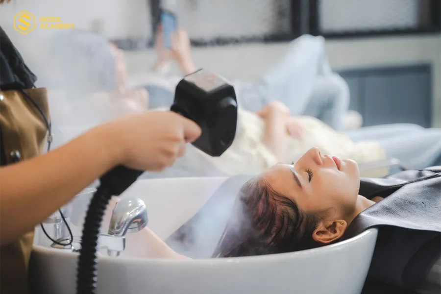 Chi phí phát sinh từ việc phục hồi tóc cũng ảnh hưởng đến giá nhuộm Balayage