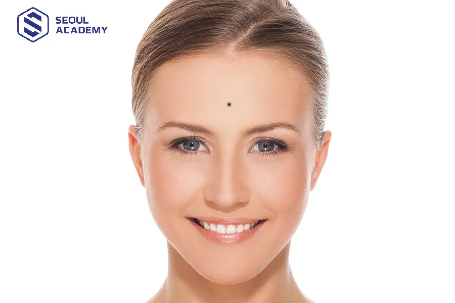 Phái nữ có nốt ruồi giữa trán mang ý nghĩa không tốt