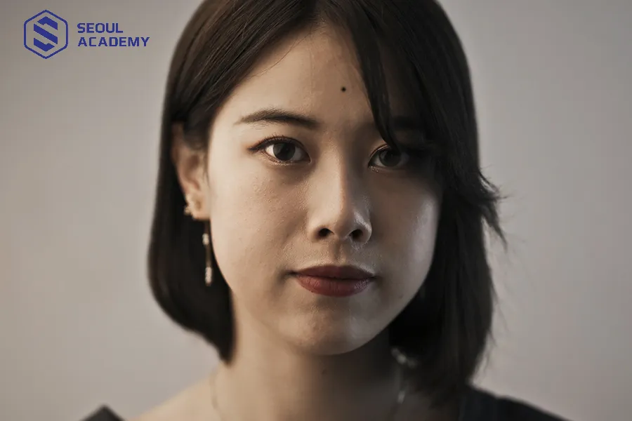 Người có nốt ruồi ở giữa trán đến năm 40 tuổi mới yên bề gia thất