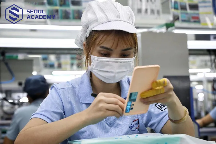 Ngành công nghệ điện tử hiện được nhiều chị em chọn khi xuất khẩu lao động