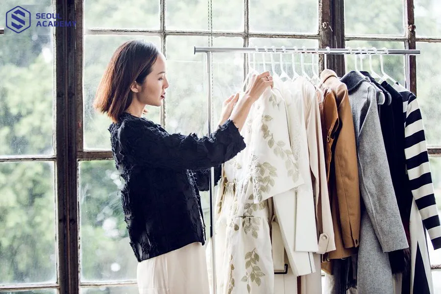 Tại sao tháng Giêng không được mua quần áo?