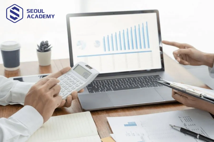 Có nhiều người học kế toán và làm kinh doanh