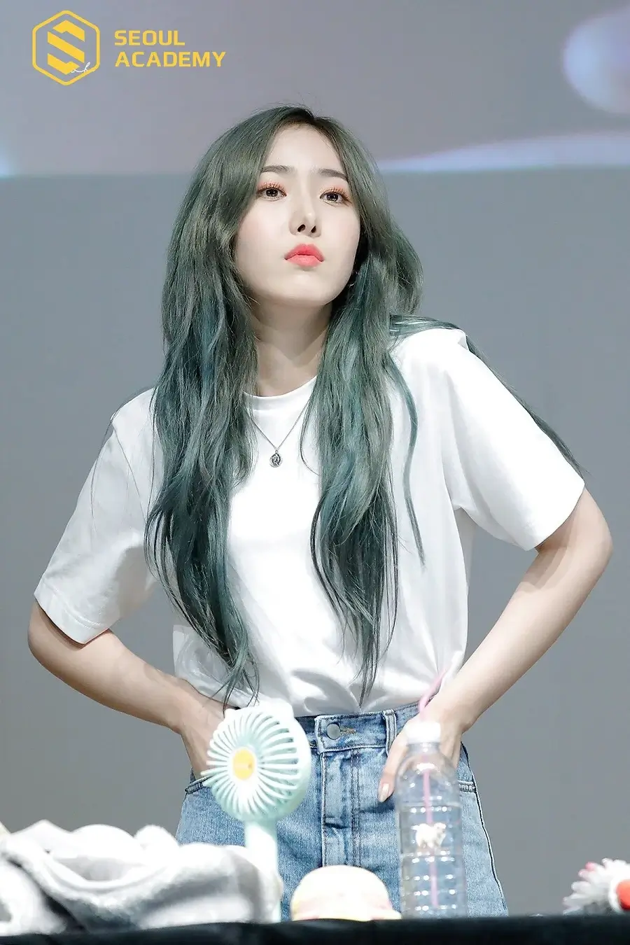 Không phải tự nhiên màu tông màu nhuộm xanh rêu lại được nhiều người yêu thích đến vậy