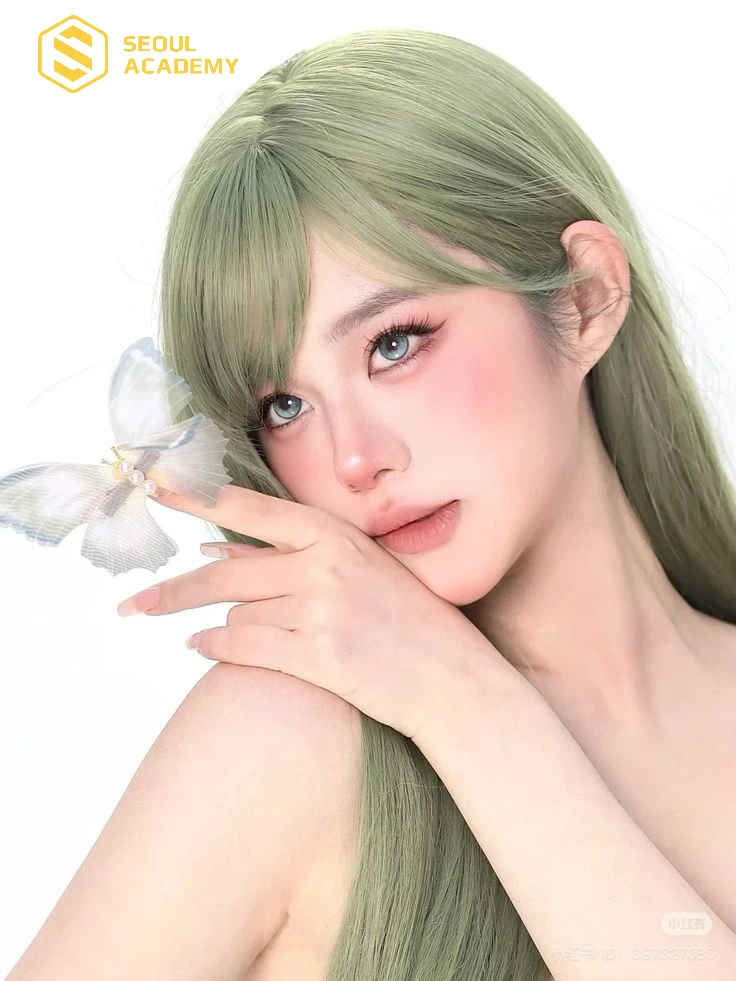 Lựa chọn tóc màu xanh rêu nhạt pastel giúp bạn hóa nàng thơ ấn tượng