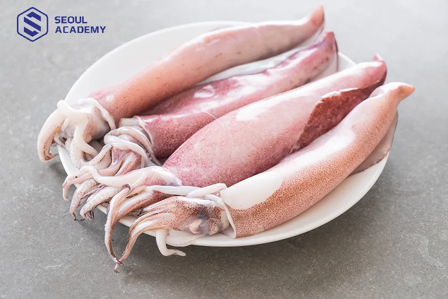 Ăn mực sẽ gặp vận đen theo câu nói “đen như mực”