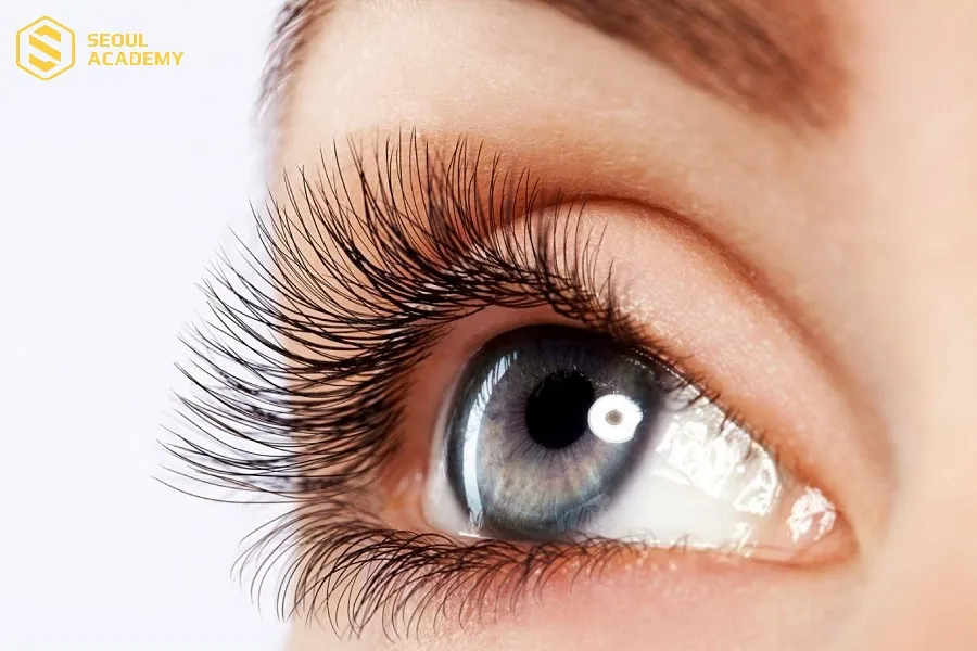 Sau uốn mi nên kiêng rửa mắt bằng nước trong khoảng 1-2 ngày đầu