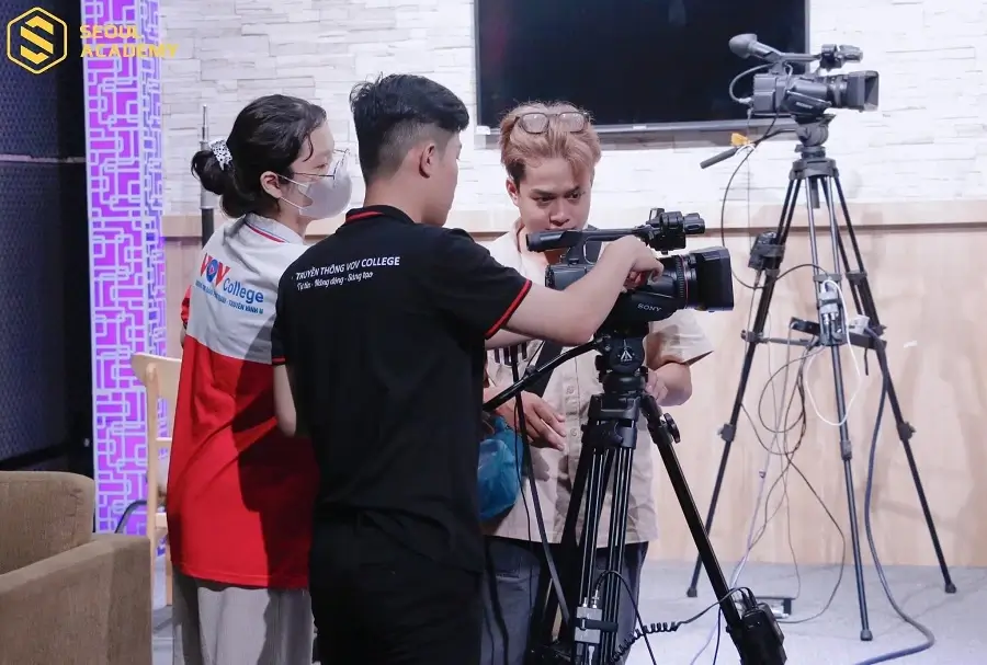 Nghề quay dựng phim cũng là lựa chọn phù hợp trong thời đại hiện nay