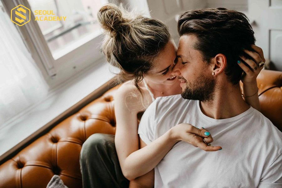 Đường tình duyên của người có bàn tay chữ M cực kỳ thuận lợi