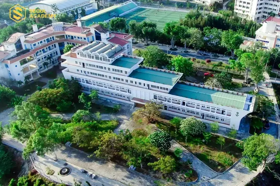 Đại học Nha Trang là ngôi trường công lập uy tín có lâu đời nhất tại Thành phố biển Nha Trang