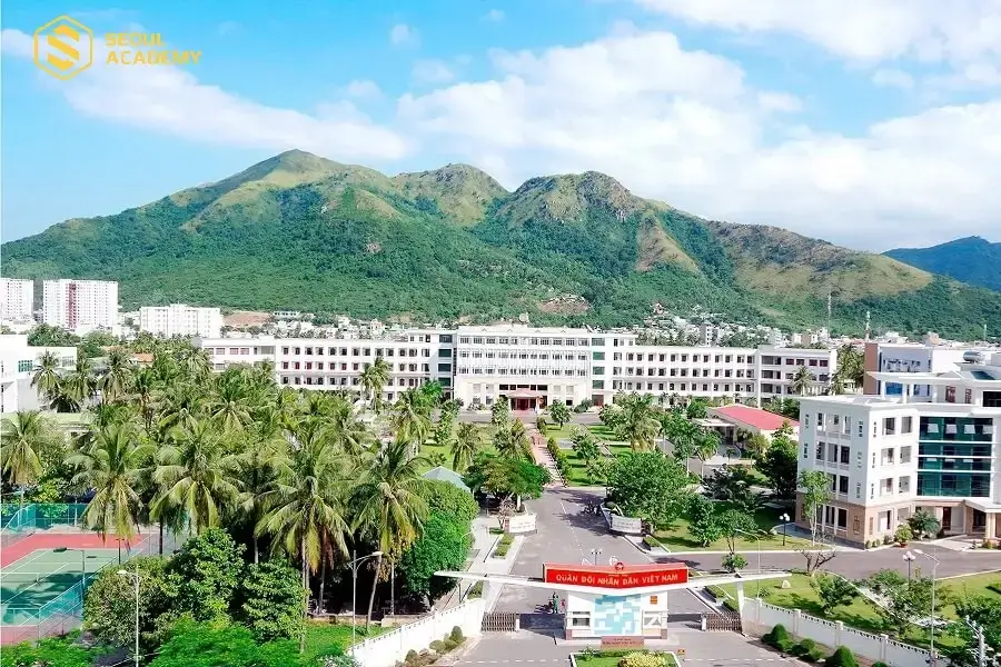 Trường sĩ quan Thông tin là trường quân sự trực thuộc Bộ quốc phòng