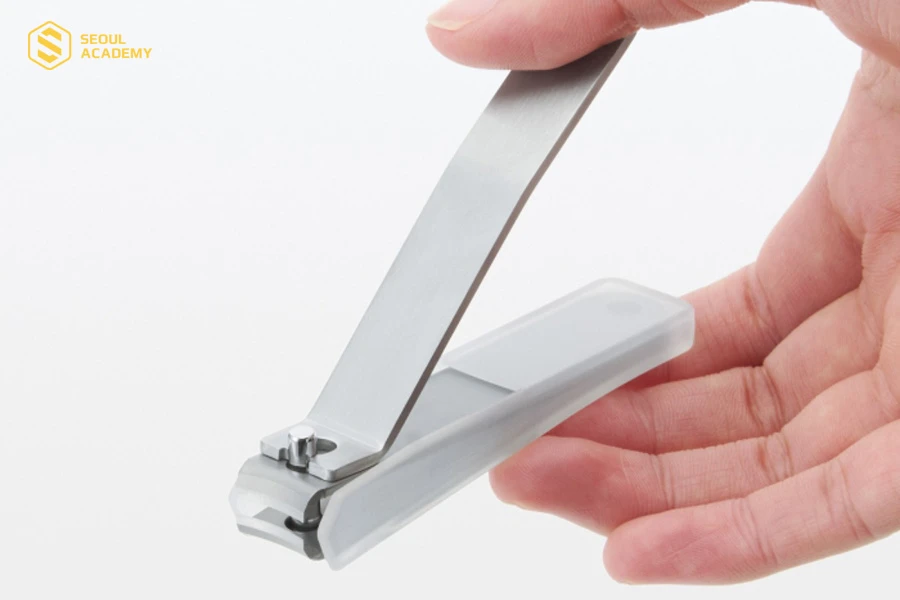Lựa chọn dụng cụ bấm móng tay sắc và chất lượng