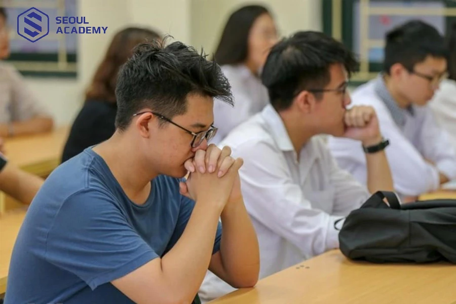 Đừng để cảm giác lo lắng lấn át, hãy tự tin vì bạn đã cố gắng ôn bài rất nhiều rồi