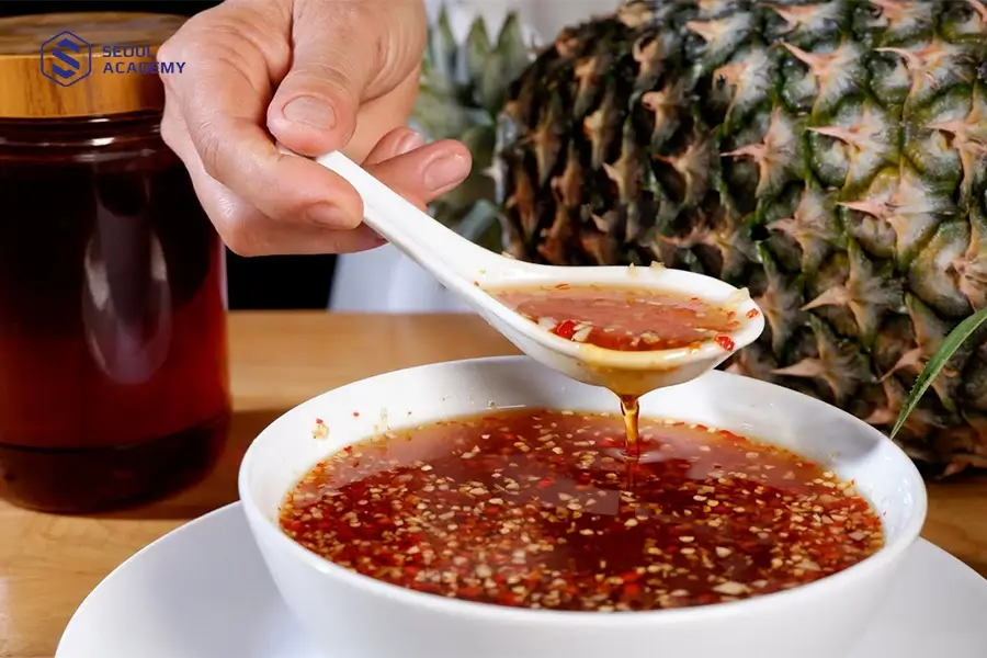 Cách làm nước mắm chua ngọt bằng khóm rất đơn giản và nhanh chóng