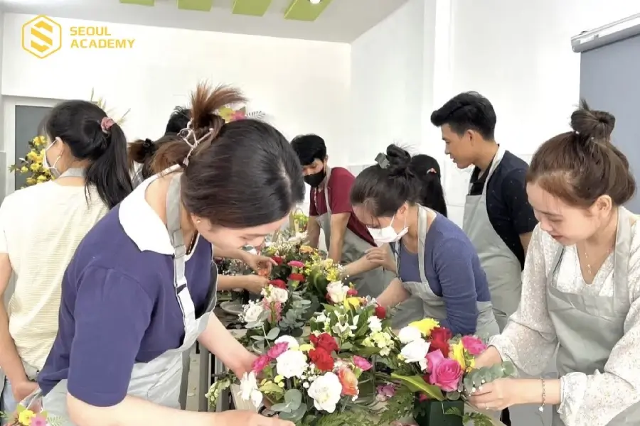 Học nghề cắm hoa với học phí rất rẻ