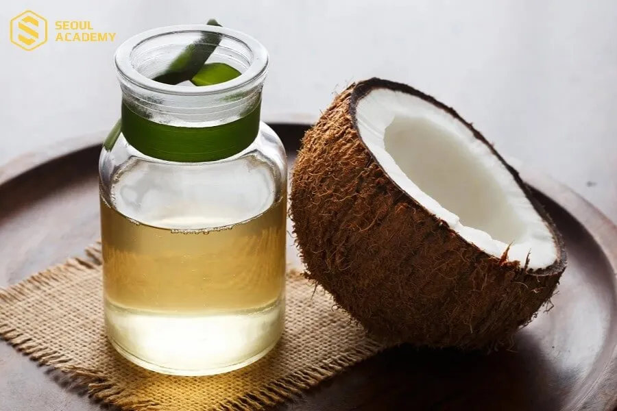 Dầu dừa là nguyên liệu dưỡng trắng da body nhanh chóng, an toàn