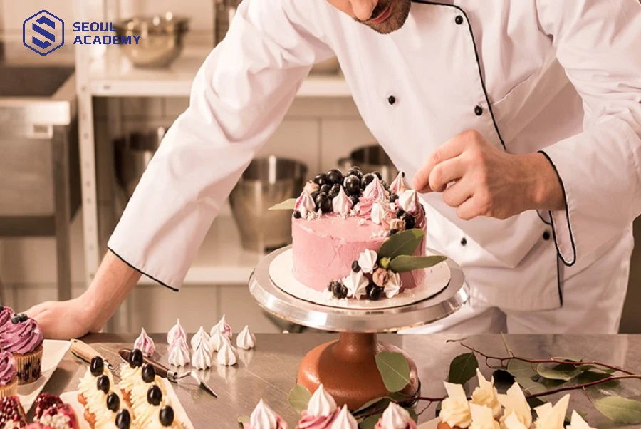 Người khéo tay, tỉ mỉ có thể làm thợ làm bánh