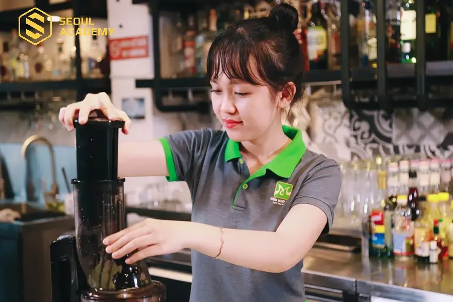 Trường hướng nghiệp Á Âu là một gợi ý cho bạn khi muốn học barista