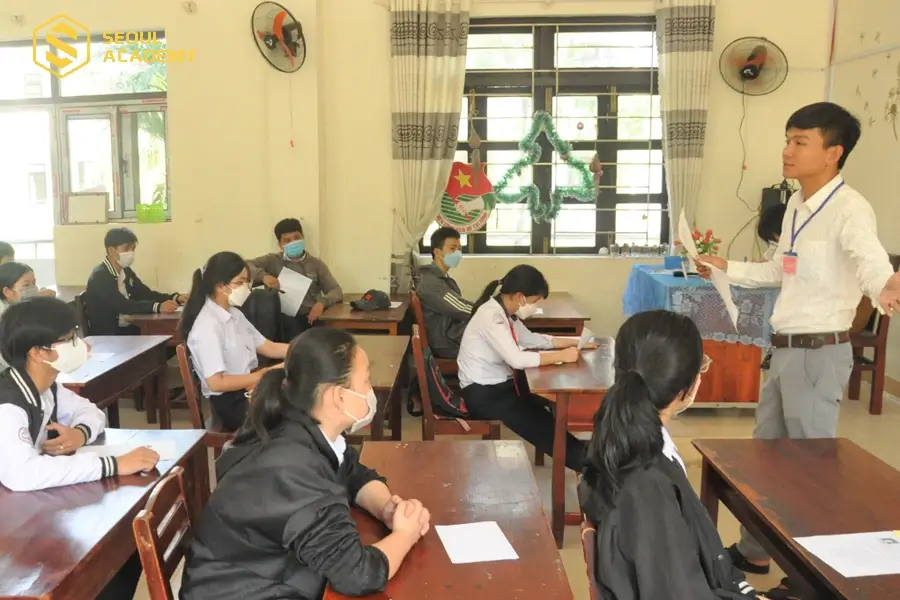 Lớp học quy chế thi hướng dẫn về những quy định thi cử