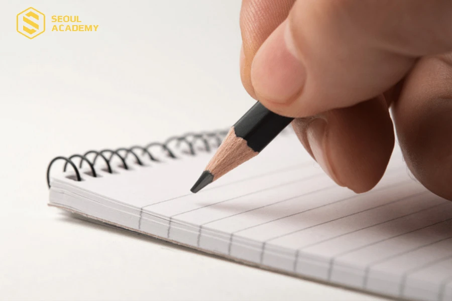 Nên mang theo sách vở để ghi lại các ý chính