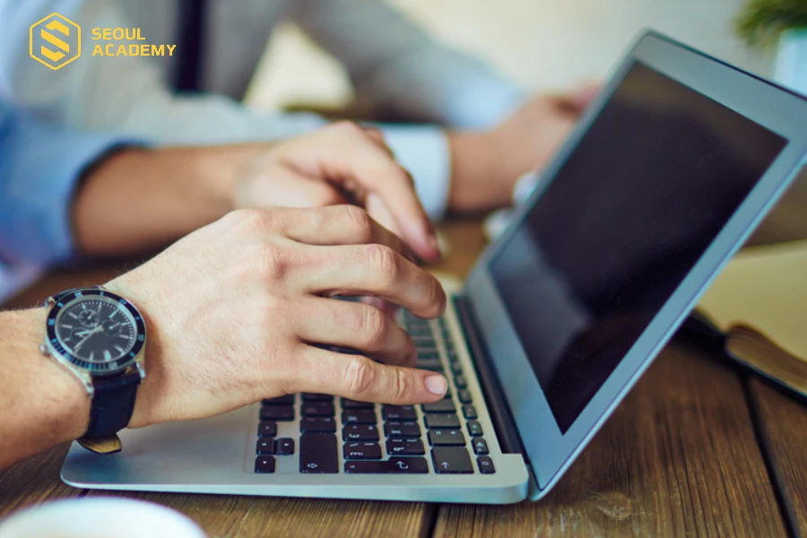 Có thể dùng laptop lưu giữ thông tin