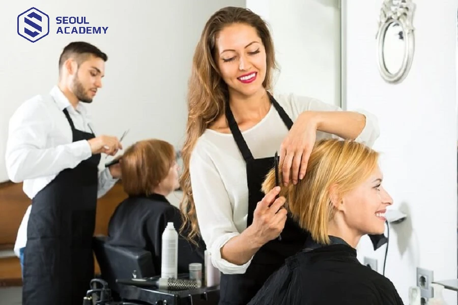 Kỹ năng giao tiếp kém không ảnh hưởng đến nghề làm tóc chuyên nghiệp