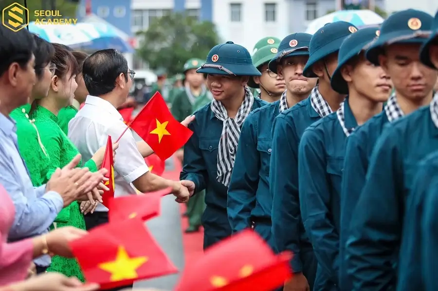 Hoàn thành chương trình đại học vẫn có thể được gọi nhập ngũ