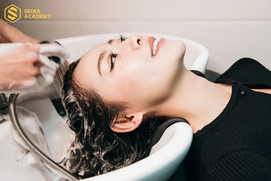 Trường đào tạo kết hợp học trực tuyến và trực tiếp Trường đào tạo kết hợp học trực tuyến và trực tiếp