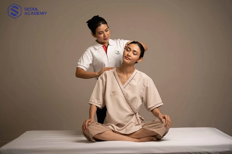 Hiện nay có đa dạng các hình thức đào tạo nghề massage online Hiện nay có đa dạng các hình thức đào tạo nghề massage online