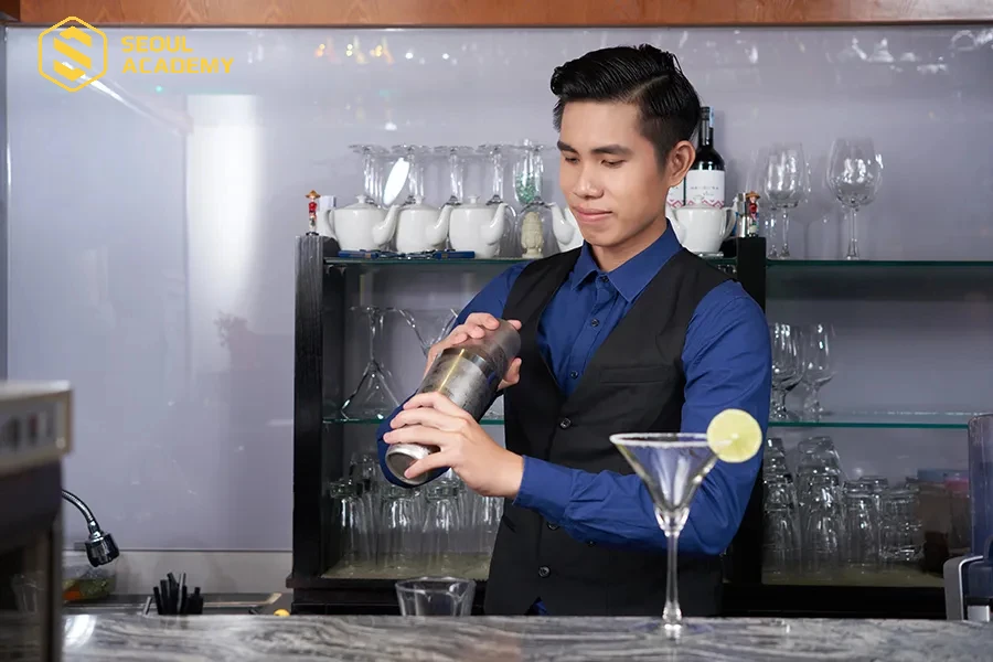 Học nghề pha chế là cơ hội tiềm tàng để kiếm tiền và phát triển sự nghiệp sau này