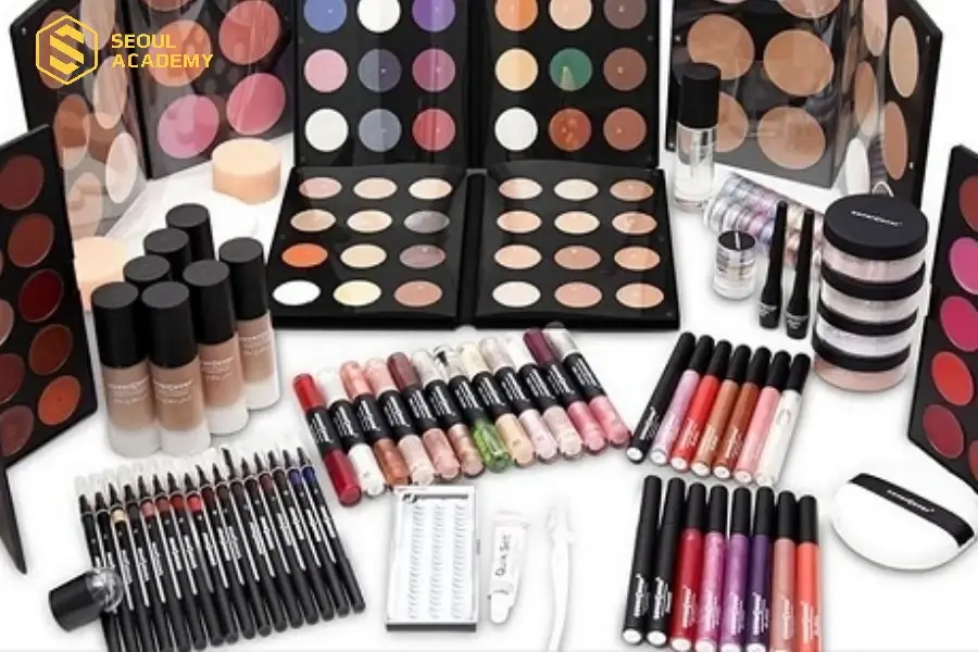 Người khéo tay nên học nghề makeup