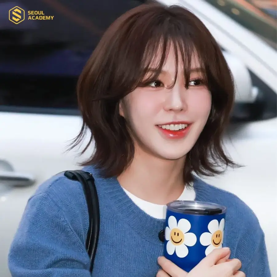 Kiểu tóc đuôi vểnh trẻ trung, hiện đại