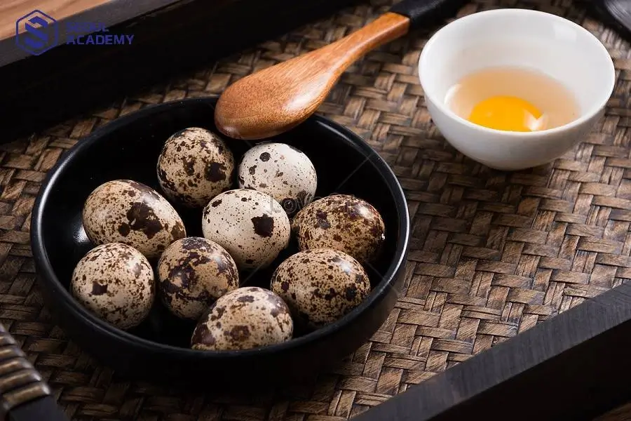 Hãy chọn trứng cút có nguồn gốc và ngày sử dụng đảm bảo an toàn