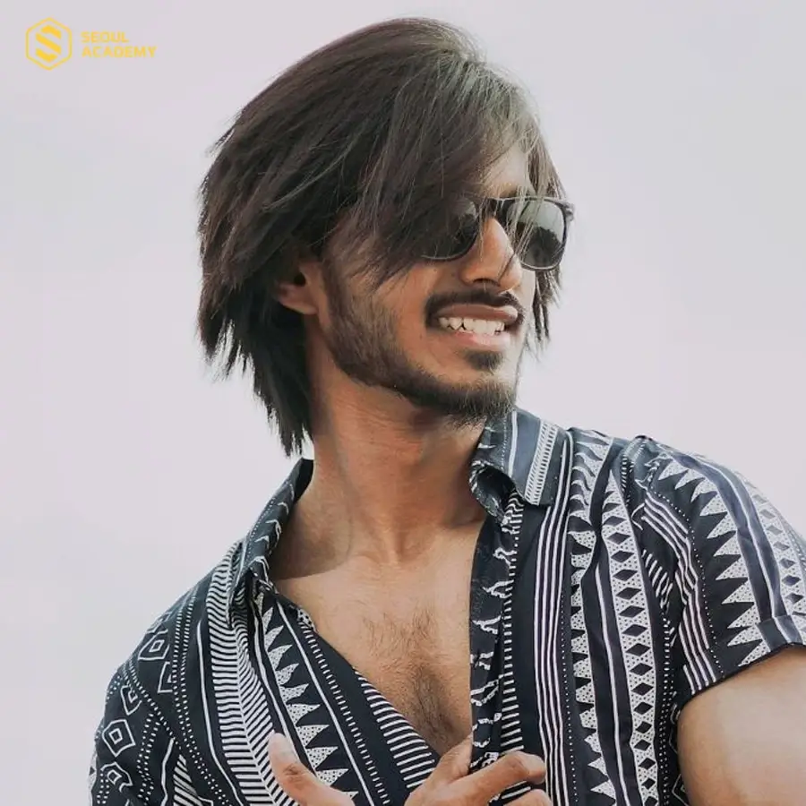 Tóc dài lãng tử cuốn hút, phù hợp với dáng mặt dài