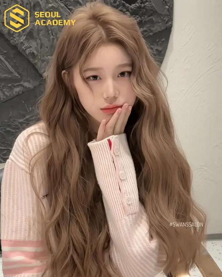 Màu tóc nâu quế lạ mắt mang đến vẻ đẹp ấm áp và thu hút