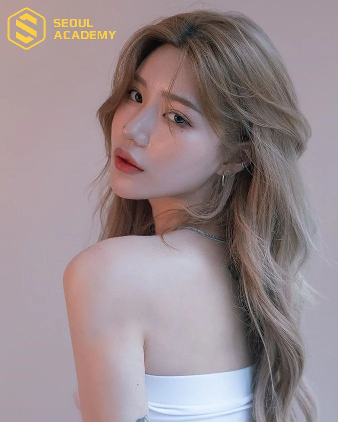 Màu nhuộm xám khói mang đến visual đỉnh cao cho bạn vẻ ngoài sành điệu