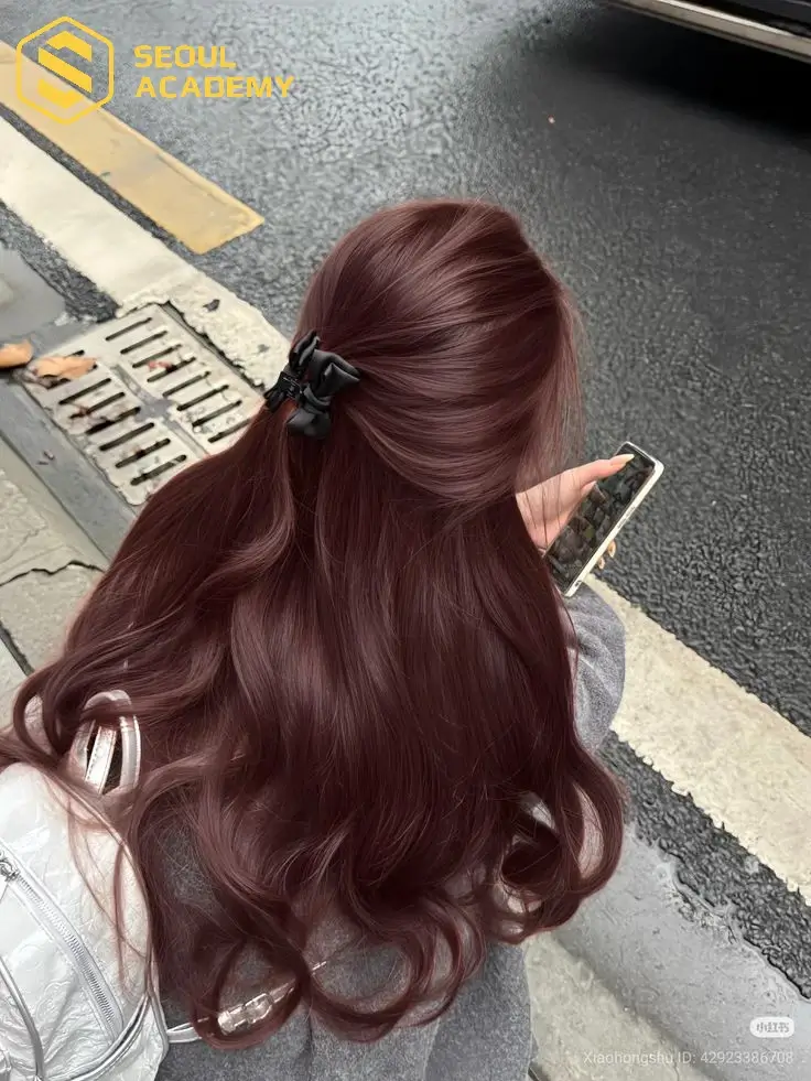 Màu nhuộm Phúc bồn tử vừa quyến rũ, sang trọng nhưng cũng vô cùng bí ẩn