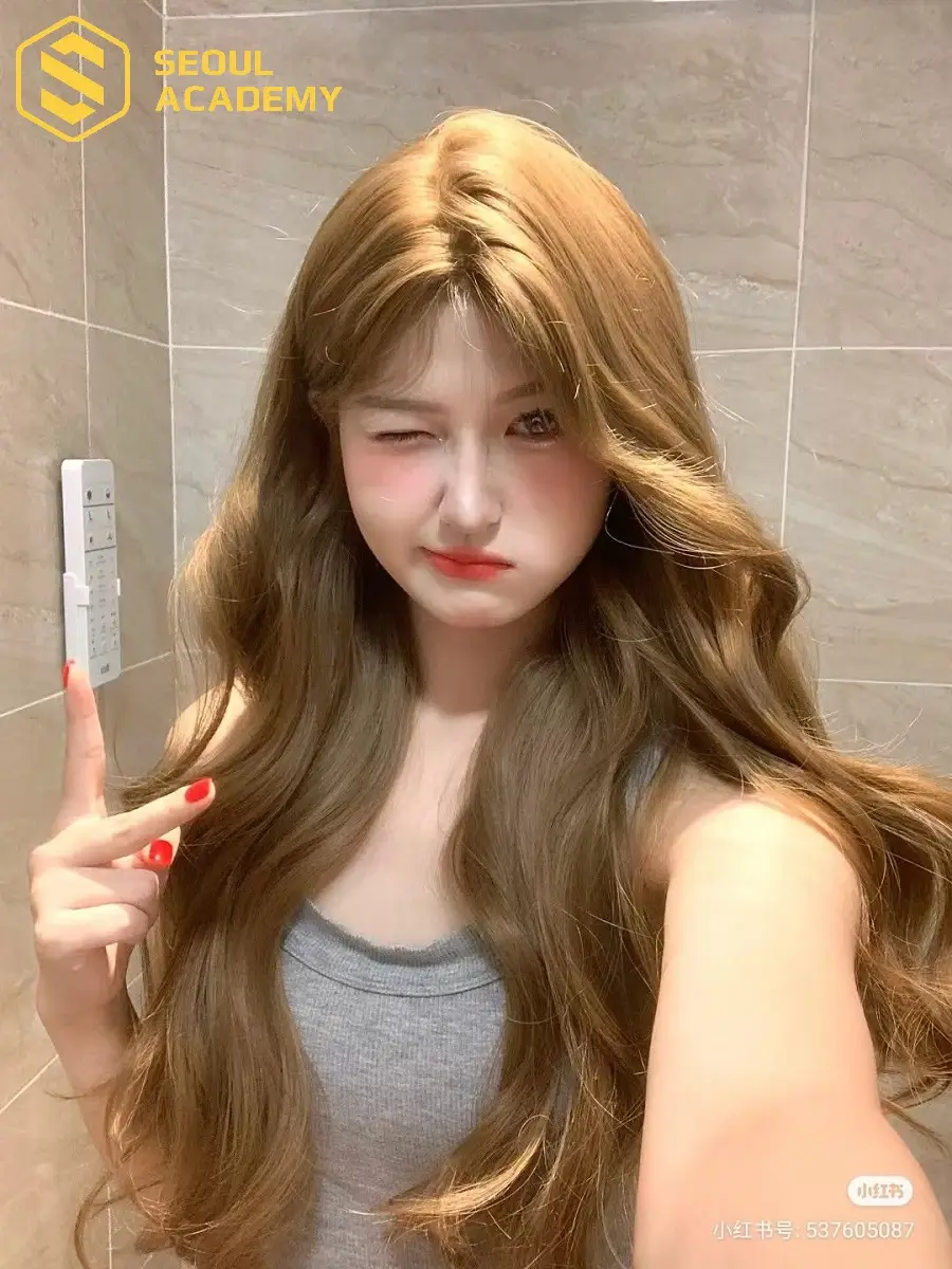 Nâu mật ong là một màu nhuộm ngọt ngào, ấm áp phù hợp với nhiều đối tượng khác nhau