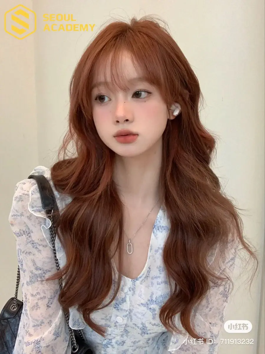 Tóc màu nâu quế vừa lạ mắt vừa mang đến vẻ đẹp ấm áp và thu hút