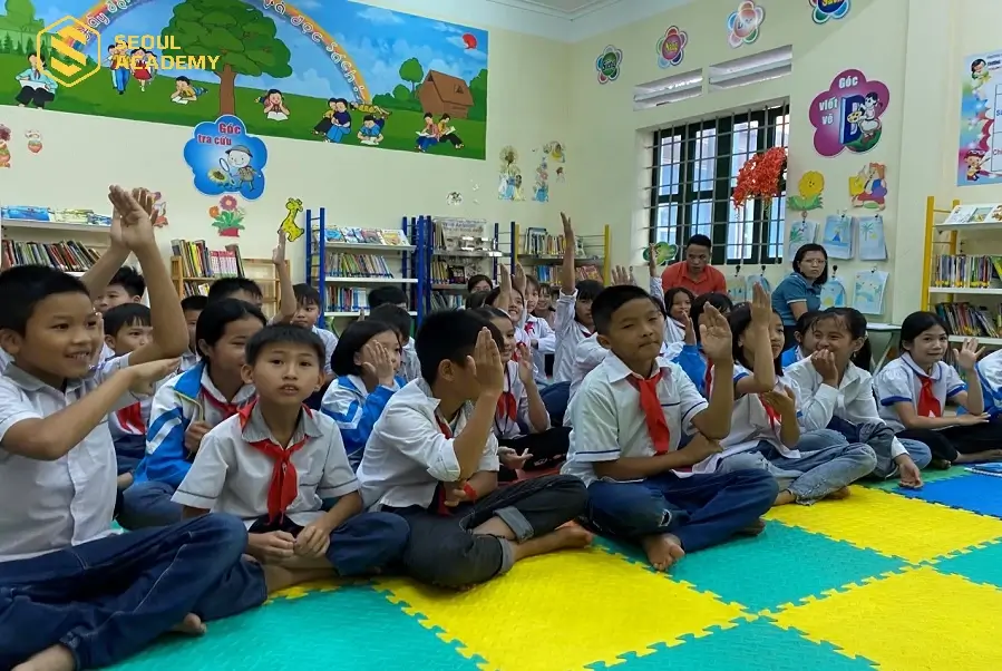 Ngành Giáo dục tiểu học là ngành học nhẹ mà bạn có thể tham khảo