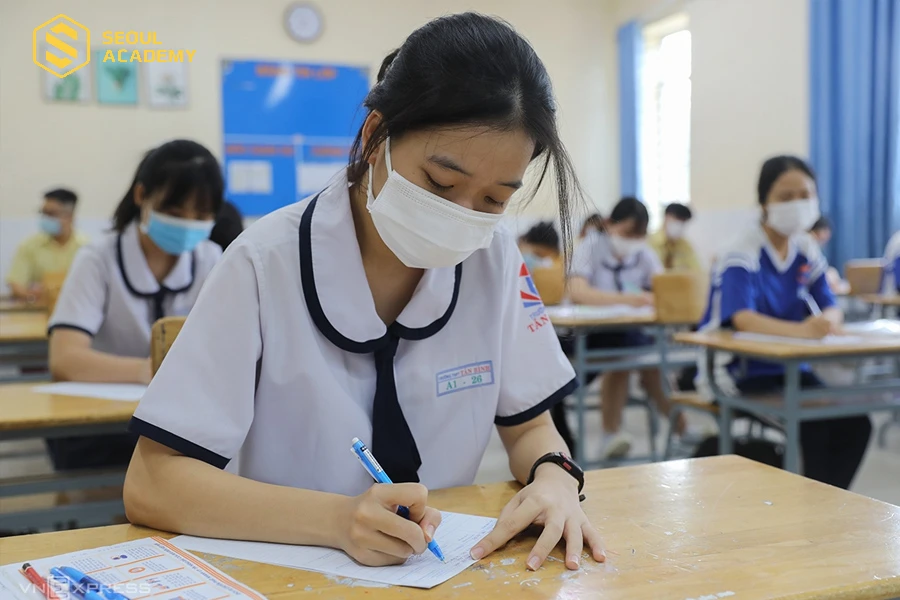 Thí sinh nên kiểm tra đề thi, giấy thi và điền đầy đủ thông tin được yêu cầu