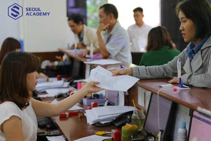 Một sinh viên đang bị kỷ luật sẽ không thể chuyển trường