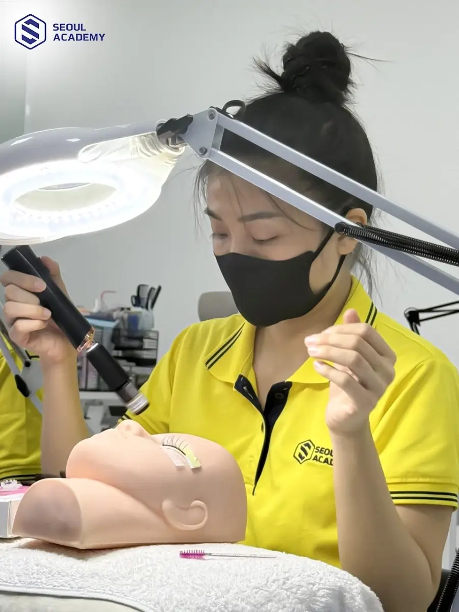 Lựa chọn khóa học nối mi cần cân nhắc dựa trên một số tiêu chí quan trọng