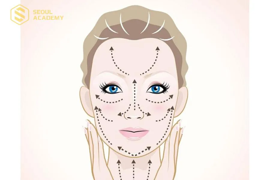 Dùng kem dưỡng da và massage tăng hiệu quả