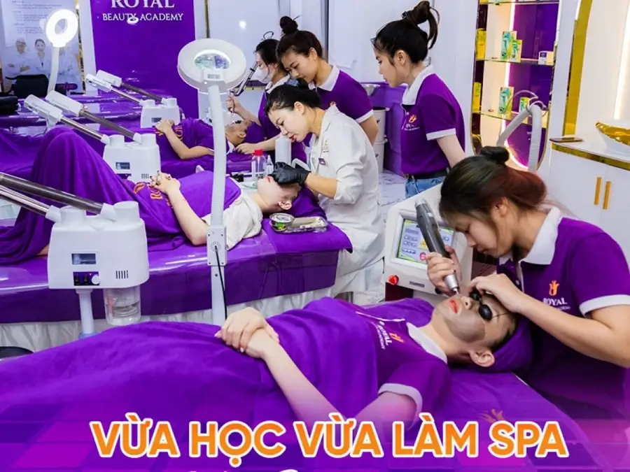 Chương trình học tại Royal có giáo trình được thiết kế khoa học, cam kết đầu ra cho học viên