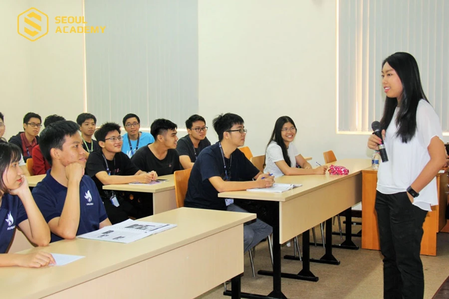 Nhiều thời gian các sinh viên sẽ học lý thuyết