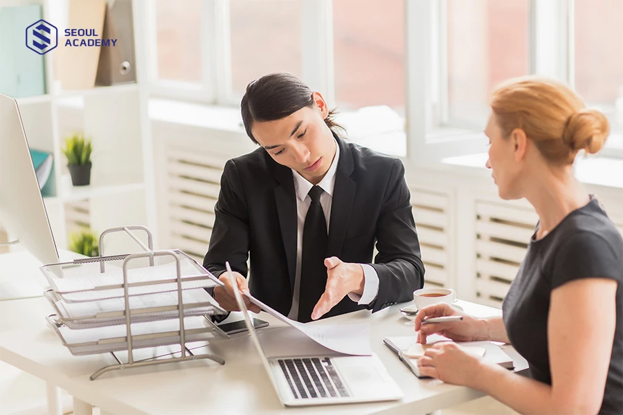 Thi khối Toán Văn Anh có thể trở thành chuyên viên kinh tế và tài chính