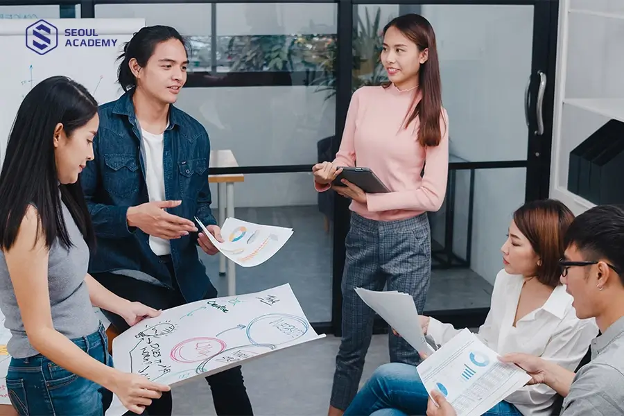 Marketing là ngành được rất nhiều bạn trẻ quan tâm khi học khối Toán Văn Anh Marketing là ngành được rất nhiều bạn trẻ quan tâm khi học khối Toán Văn Anh