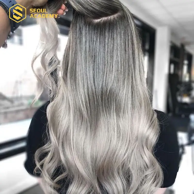 Màu tóc này giúp bạn trông thật rực rỡ và long lanh khi đứng dưới ánh nắng mặt trời