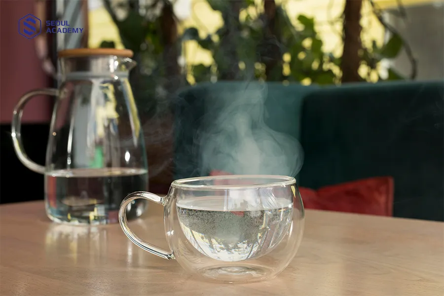 Nước ấm là lựa chọn tốt và an toàn trước khi đi ngủ